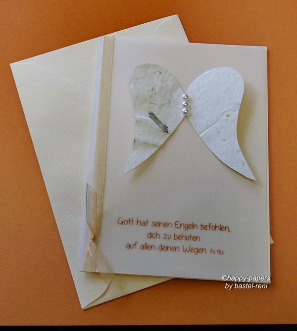 Glückwunschkarte mit Flügeln aus Büttenpapier und Spruch in creme