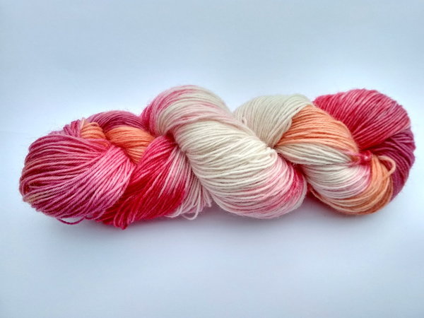 Sockenwolle 4fach handgefärbt rosa lachs