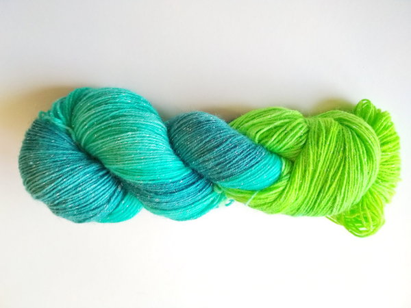 Glitzer Sockenwolle 4fach handgefärbt türkis grün
