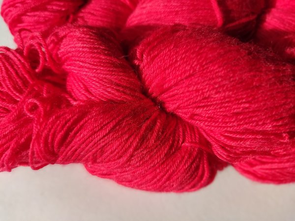 Sockenwolle 4fach handgefärbt rot