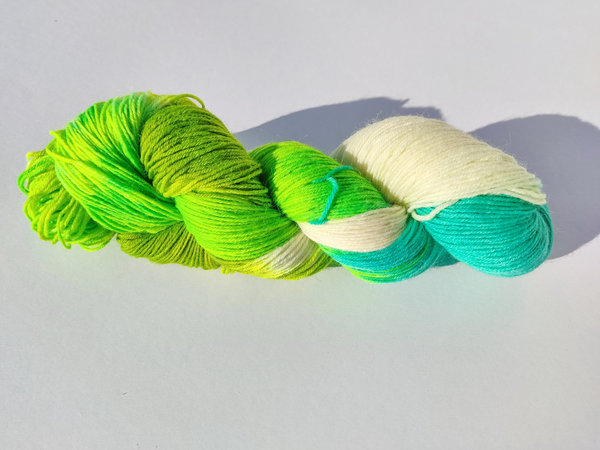Sockenwolle 4fach handgefärbt grün türkis